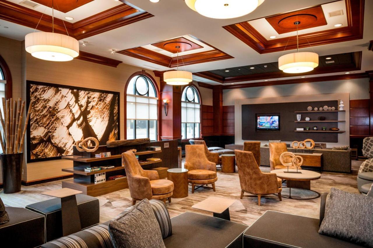 Courtyard By Marriott Norfolk Downtown Hotel Exterior foto