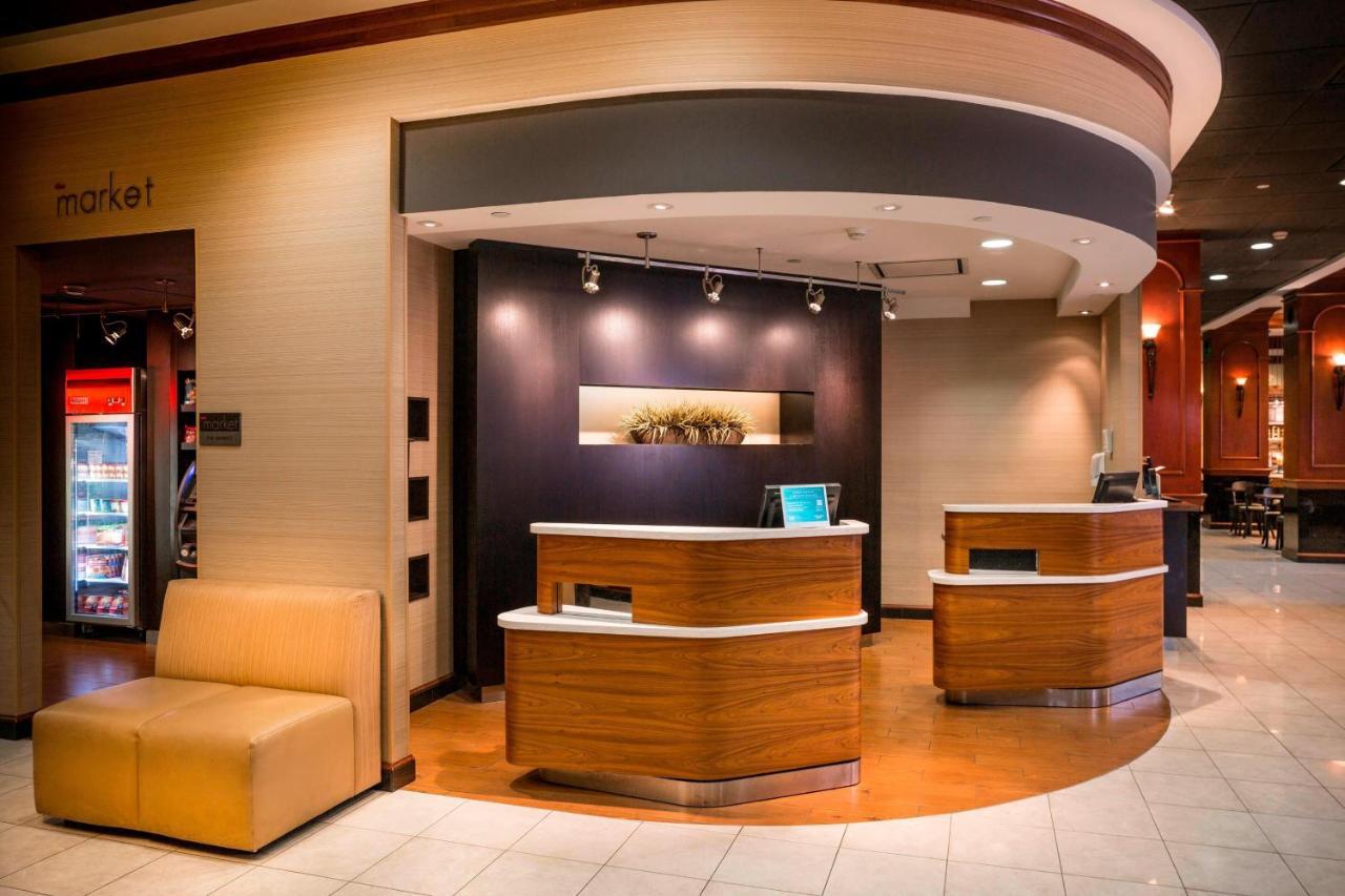 Courtyard By Marriott Norfolk Downtown Hotel Exterior foto