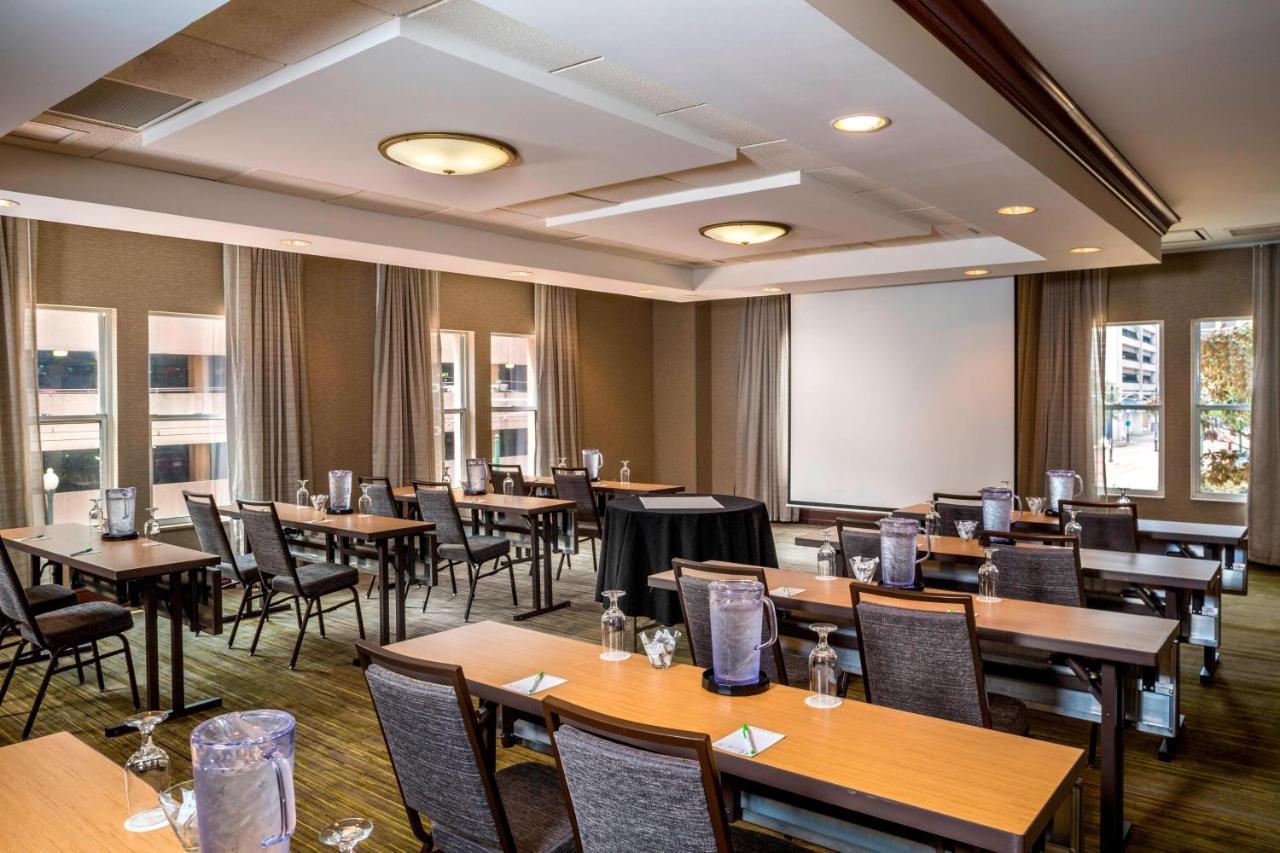 Courtyard By Marriott Norfolk Downtown Hotel Exterior foto