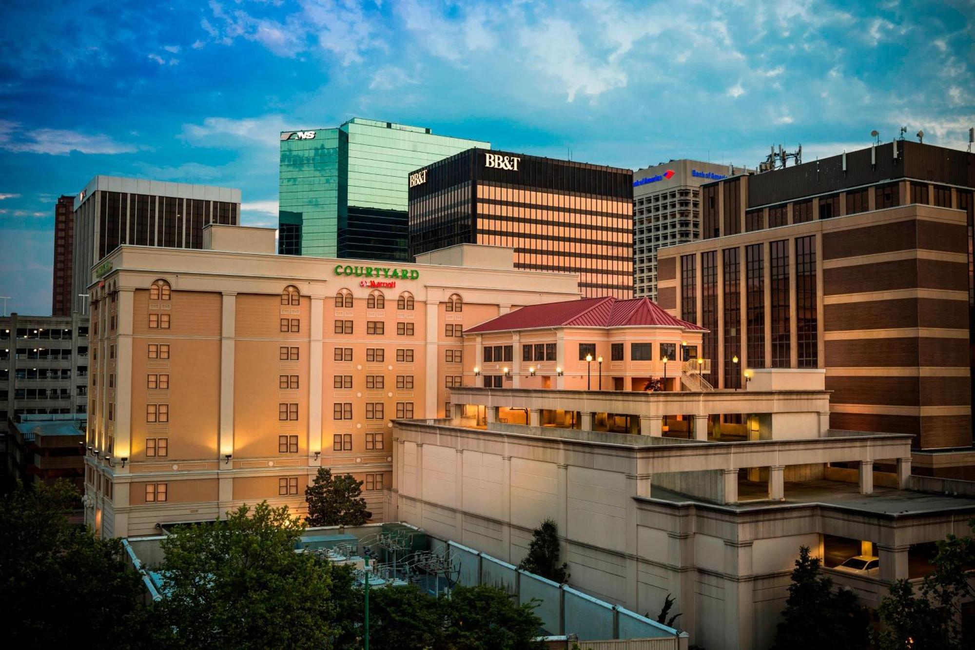 Courtyard By Marriott Norfolk Downtown Hotel Exterior foto
