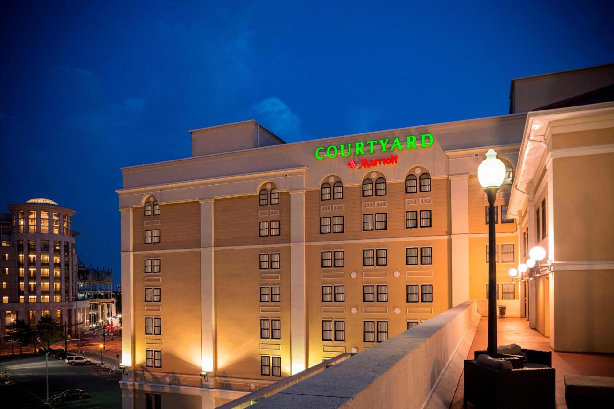Courtyard By Marriott Norfolk Downtown Hotel Exterior foto