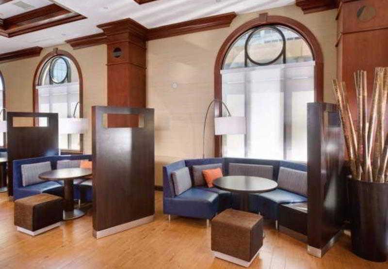 Courtyard By Marriott Norfolk Downtown Hotel Exterior foto