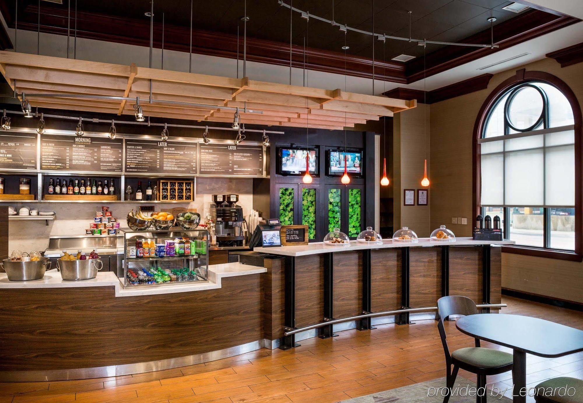 Courtyard By Marriott Norfolk Downtown Hotel Exterior foto