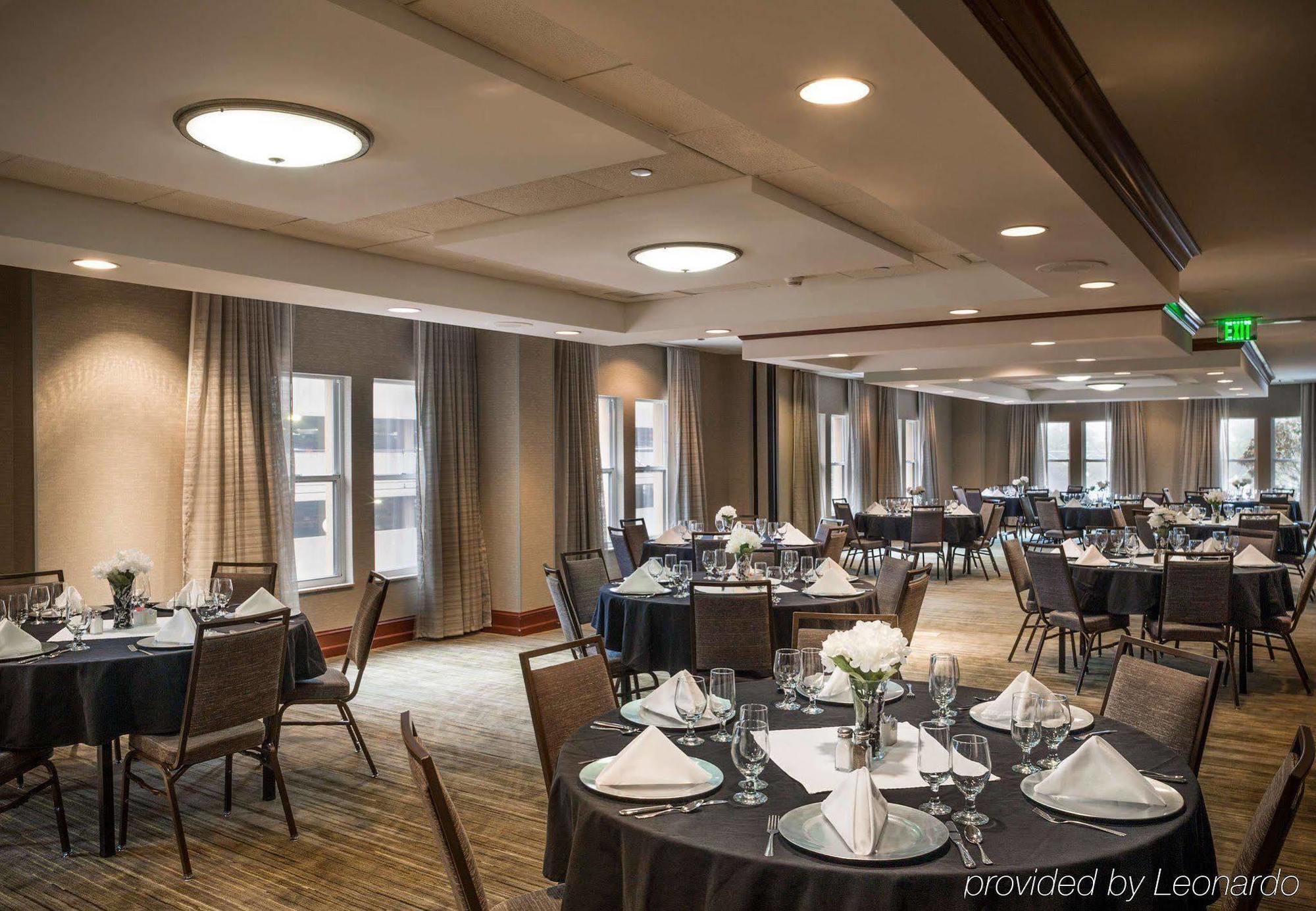 Courtyard By Marriott Norfolk Downtown Hotel Exterior foto