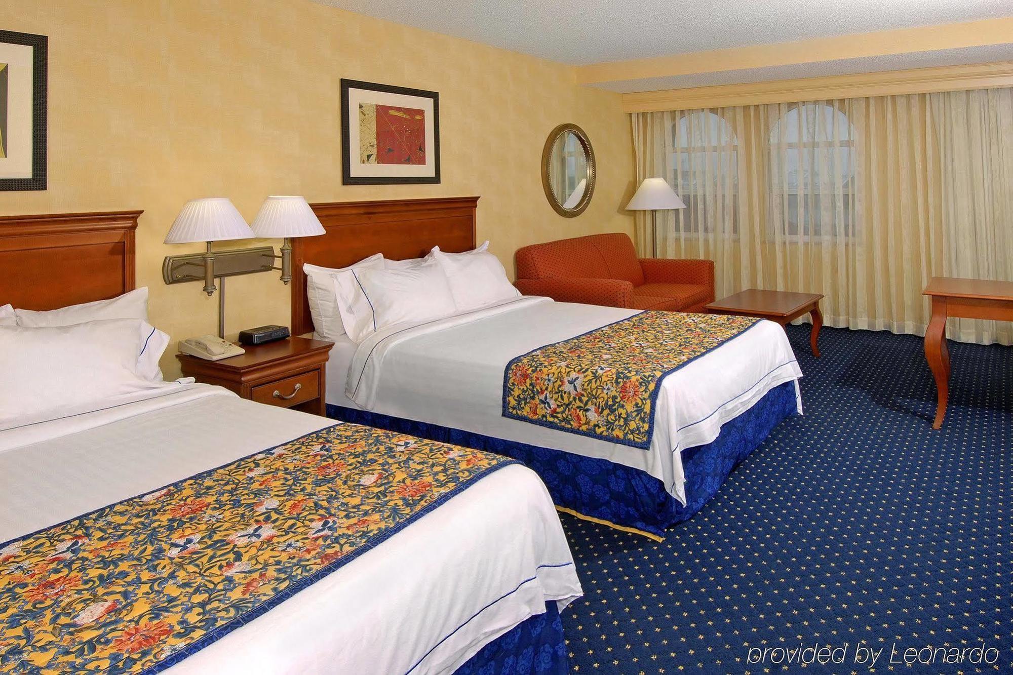 Courtyard By Marriott Norfolk Downtown Hotel Exterior foto