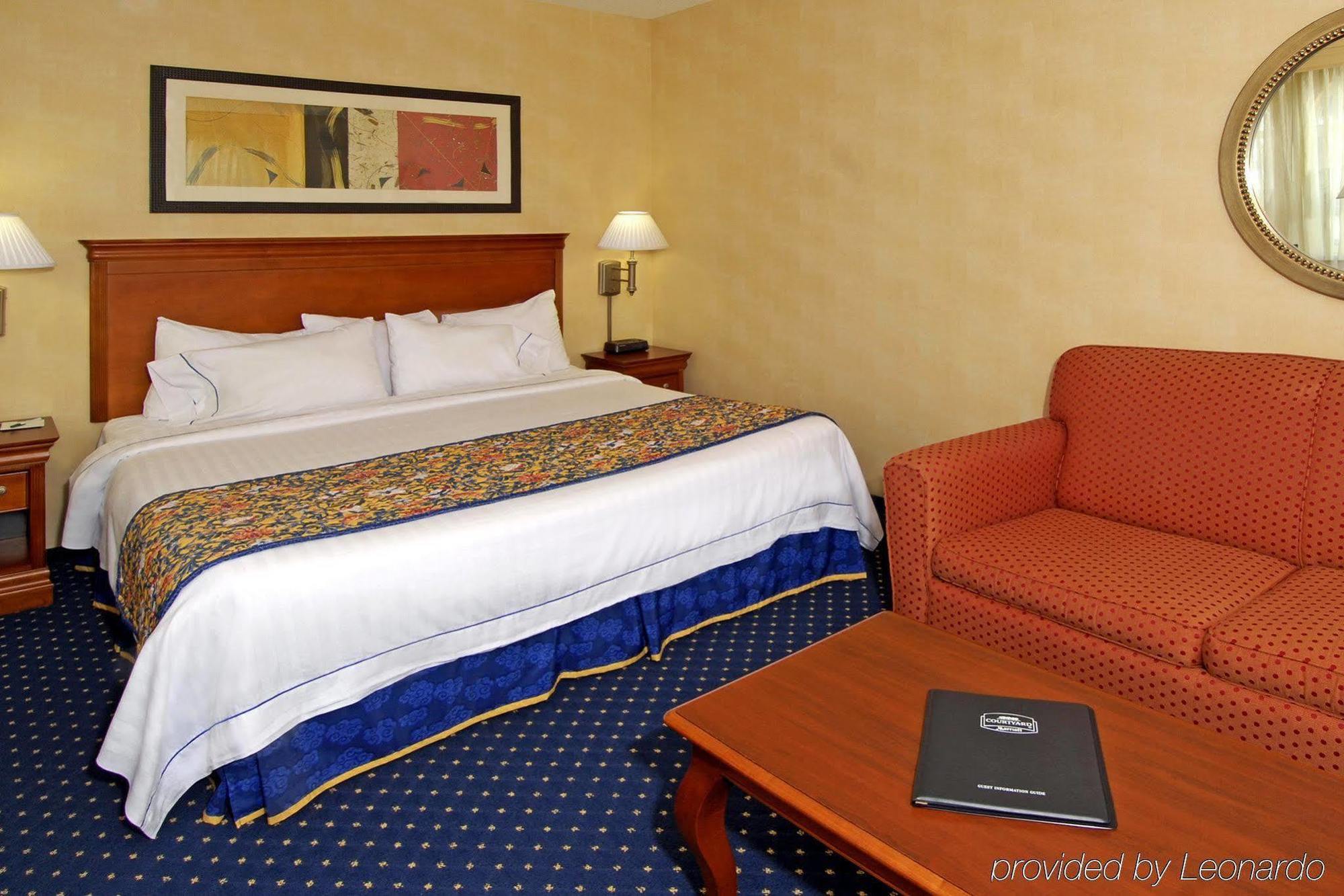 Courtyard By Marriott Norfolk Downtown Hotel Exterior foto
